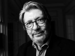 Ignacio Camacho: “El sevillano se ofrece en espectáculo al viajero”