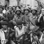 Pérez-Reverte novela la Guerra Civil en “Línea de fuego”